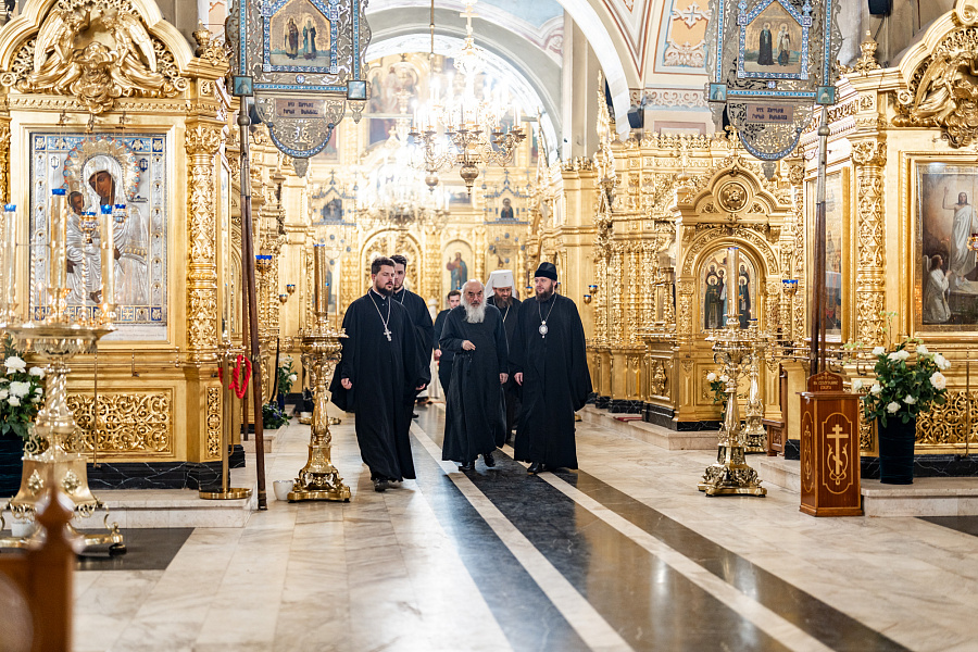 Заупокойные литии по новопреставленному протоиерею Александру Ганабе в Троицком кафедральном соборе Подольска
